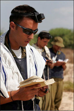 20120504-Tefillin Israel_Defense.jpg