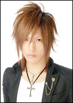 http://factsanddetails.com/media/2/20090805-xorsystbrown-hair-japanese-guy.jpg