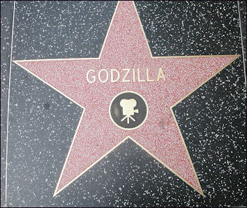 20111108-715px-Godzilla_Walk_of_fame.jpg