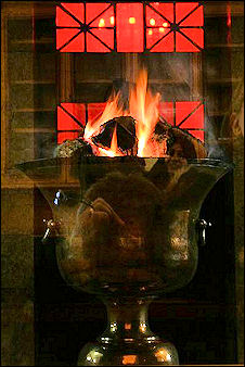 20120209-Fire_in_Yazd_Zoroastrian_temple.jpg