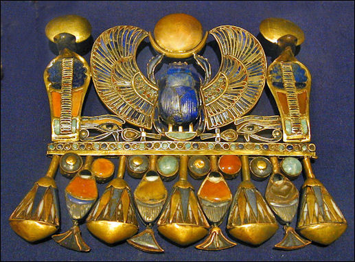 20120215-Tutankhamun_scarab1.jpg