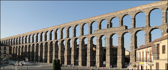 20120227-Aqueduct_of_Segovia_02.jpg