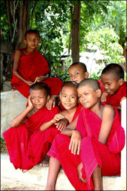 20120430-397px-Myanmar_monks2.jpg