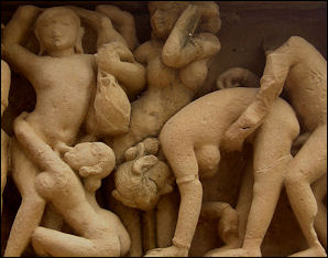 20120502-800px-Khajuraho-Lakshmana_Temple_erotic_detal1.JPG