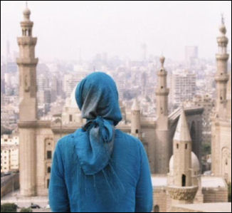 20120510-Hijabi_in_front_of_mosue_in_Cairo.jpg