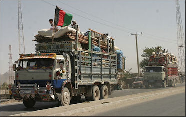 20120513-Afghan_refugees_returning_from_Pakistan_in_2004.jpg