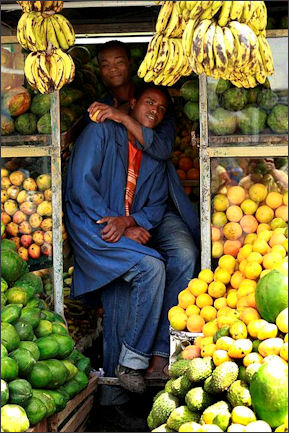 20120514-Ethiopian_fruit_vendors.jpg
