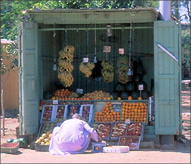 20120514-Fruit_Stand_in_Mit_Rahina_Egypt.jpg
