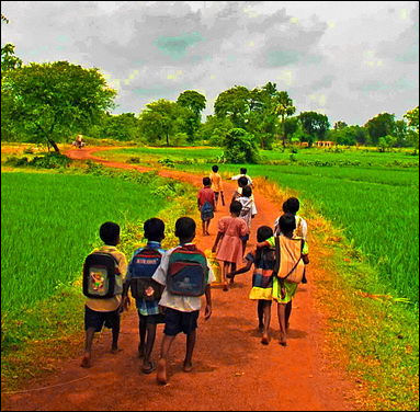 20120514-Village_Children_going_to_School_Madurai_SR.jpg