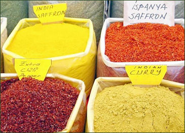 20120525-Saffron_and_other_spices_at_a_Turkish_market.jpg
