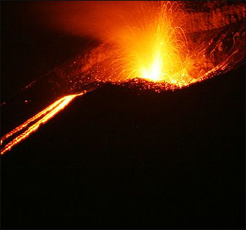 20120529-Krakatoa_eruption_2008.jpg