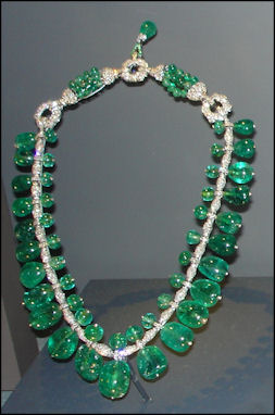 EMERALDS: THEIR HISTORY, MINING AND VIOLENCE | Facts and Details