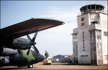 20120711-800px-Entebbe_Airport_DF-ST-99-05538.jpg