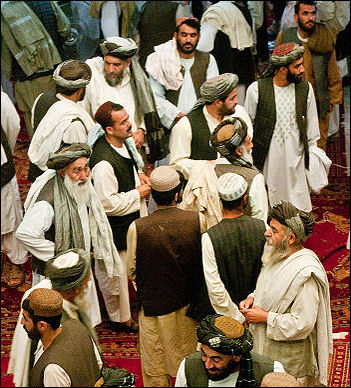 20120712-391px-Tribal_and_religious_leaders_in_southern_Afghanistan.jpg